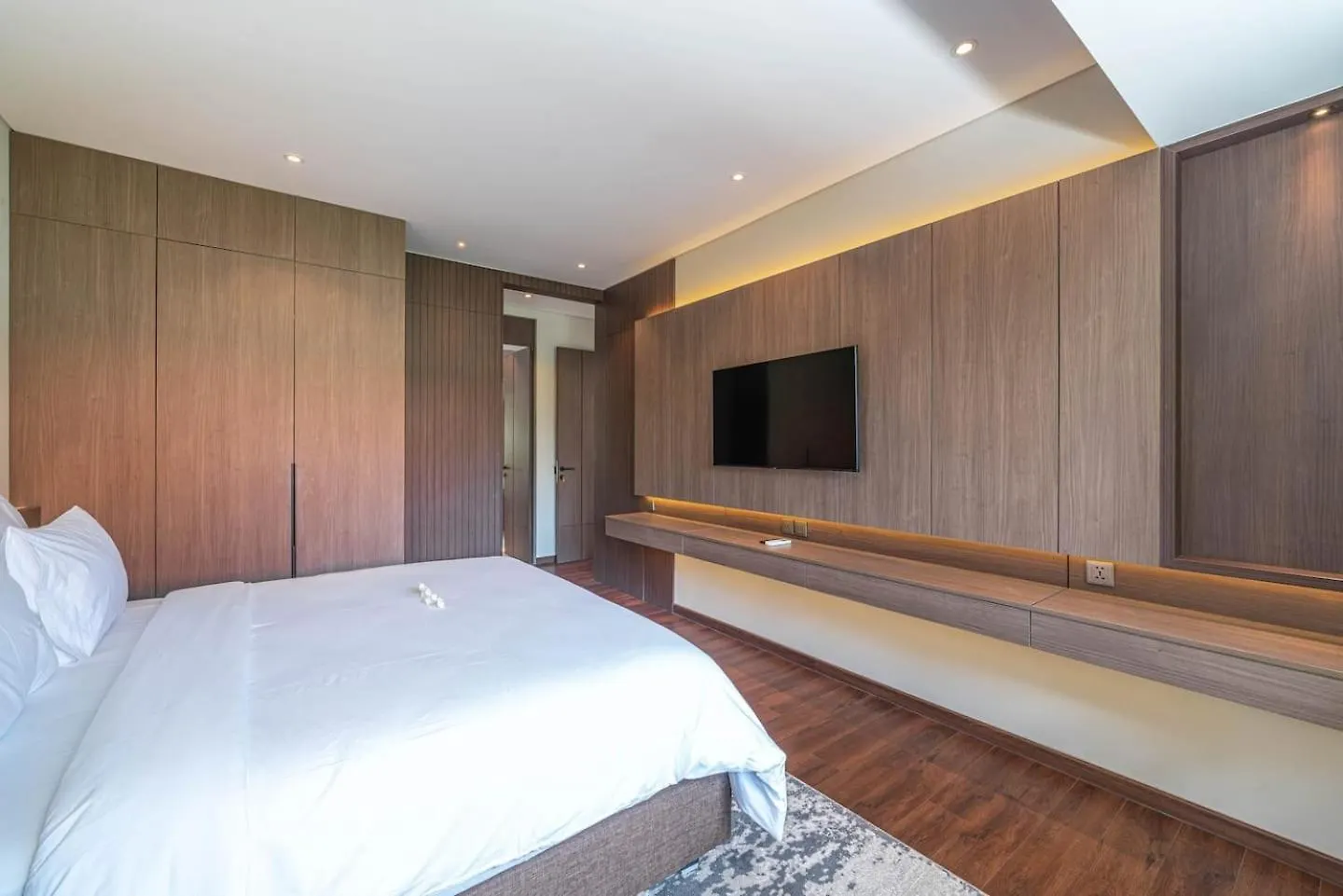 Sujiva Estate - Tranquil 5Br Villa W Huge Pool! スミニャック 0*,